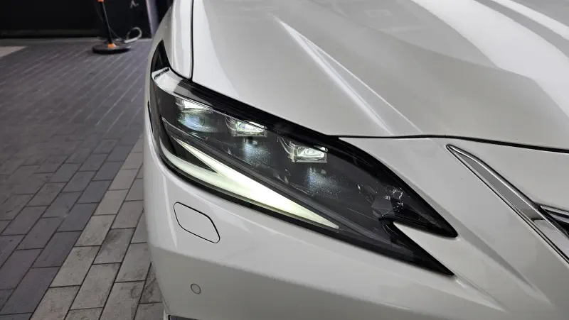 Lexus ES300h