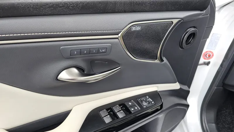 Lexus ES300h