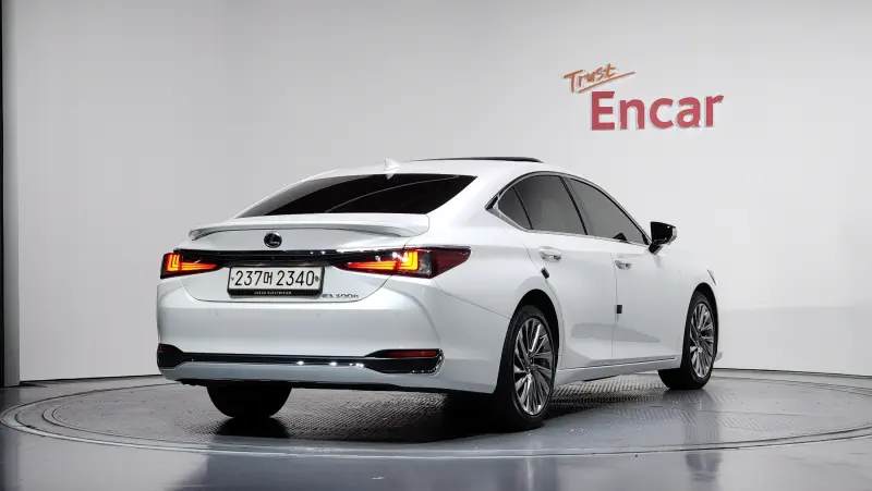 Lexus ES300h