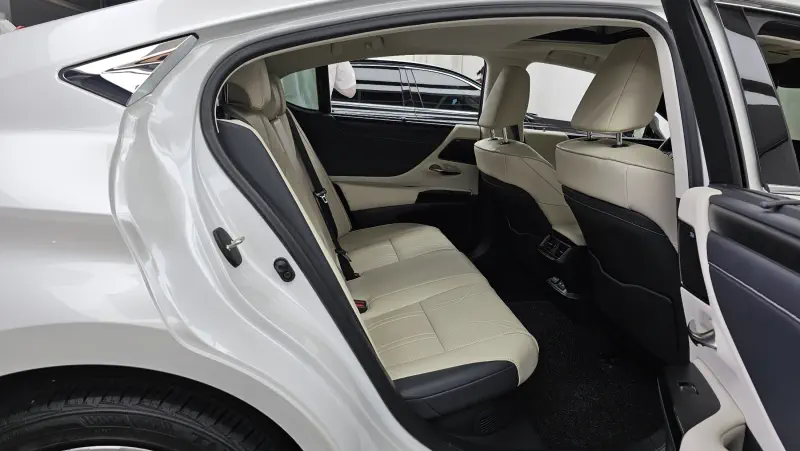 Lexus ES300h