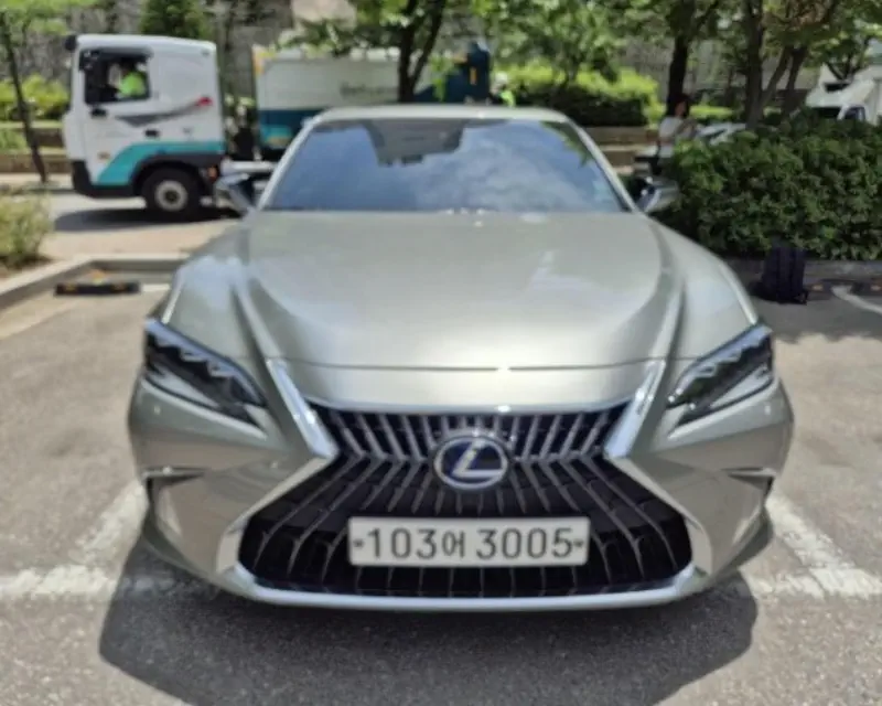 Lexus ES300h
