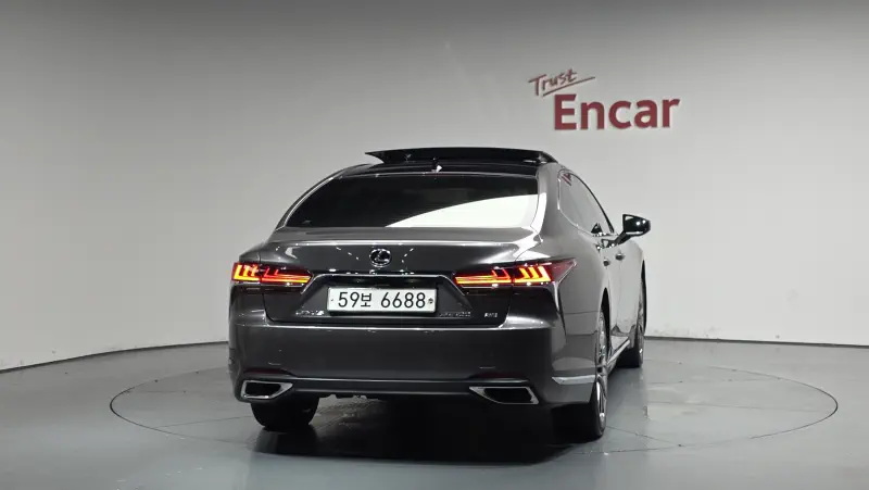 Lexus LS