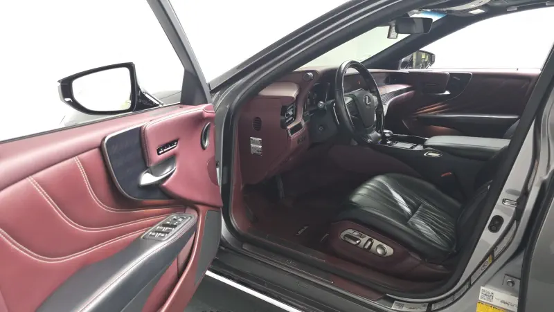 Lexus LS
