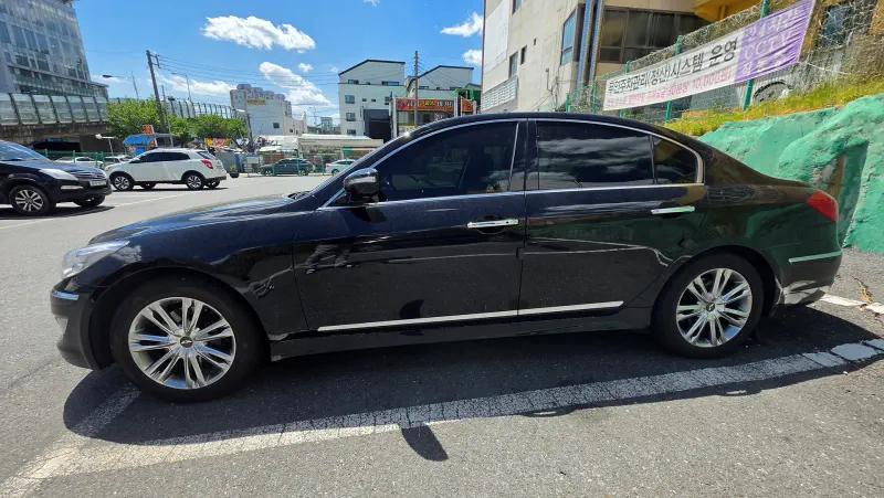Hyundai Genesis