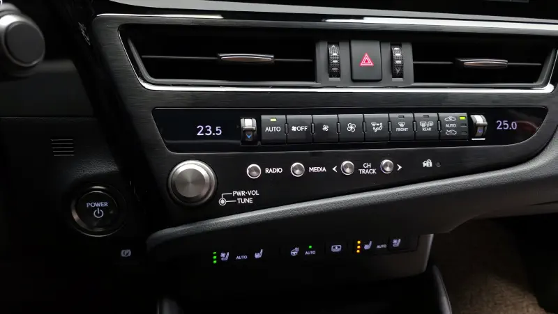 Lexus ES300h