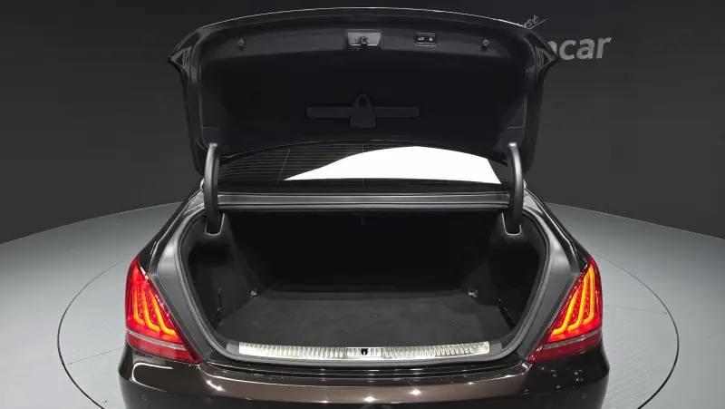 Genesis EQ900