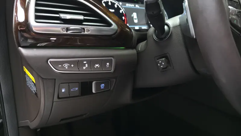 Genesis EQ900