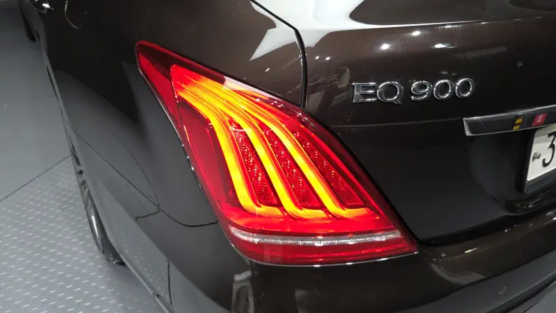 Genesis EQ900