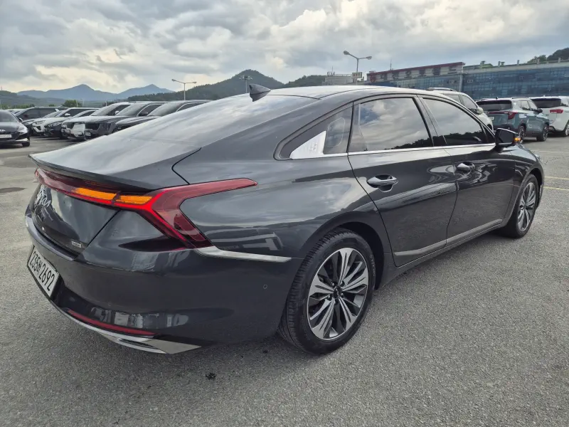Kia K8