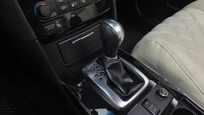 Infiniti QX70