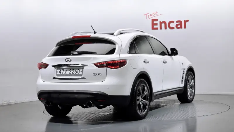 Infiniti QX70