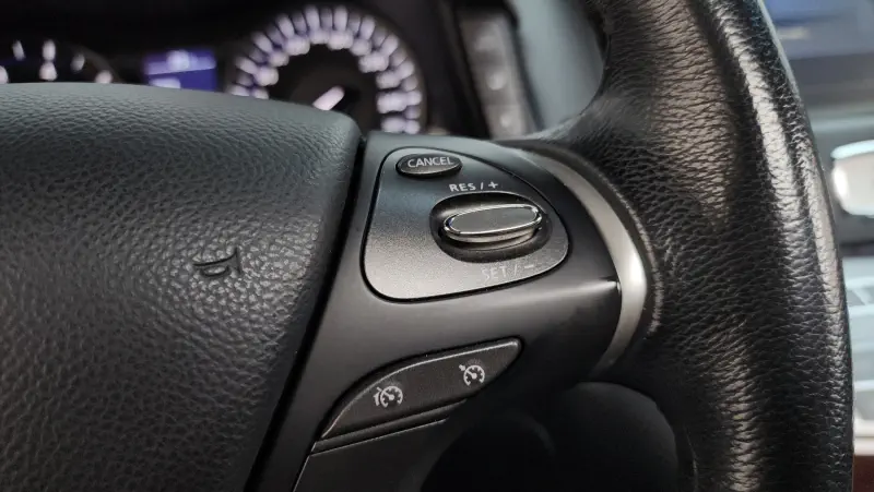 Infiniti Q70