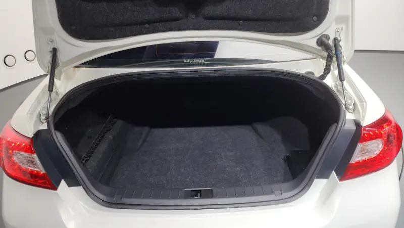 Infiniti Q70