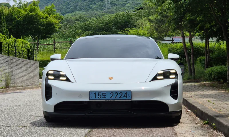 Porsche Taycan