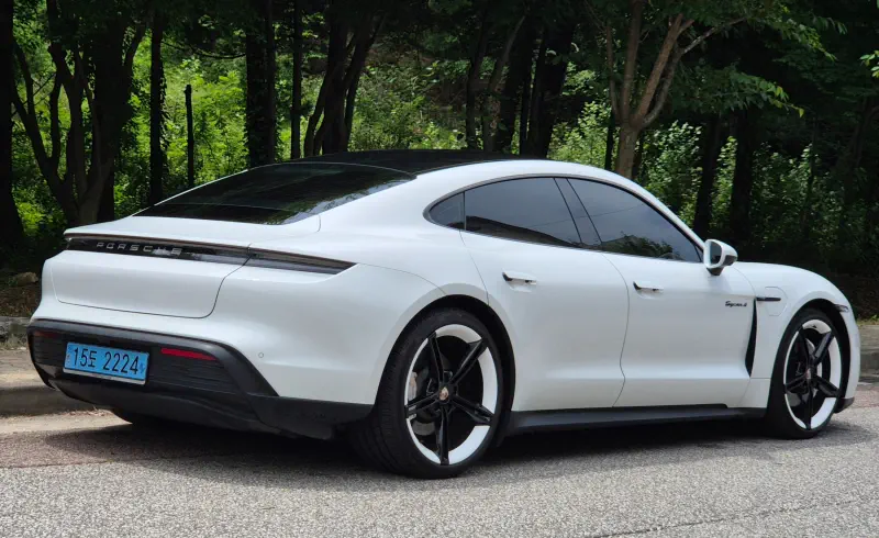 Porsche Taycan