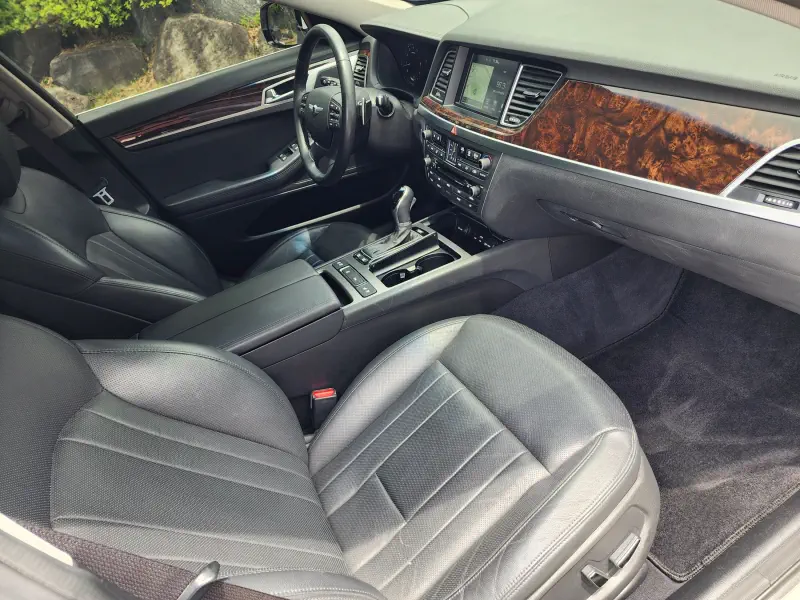 Hyundai Genesis