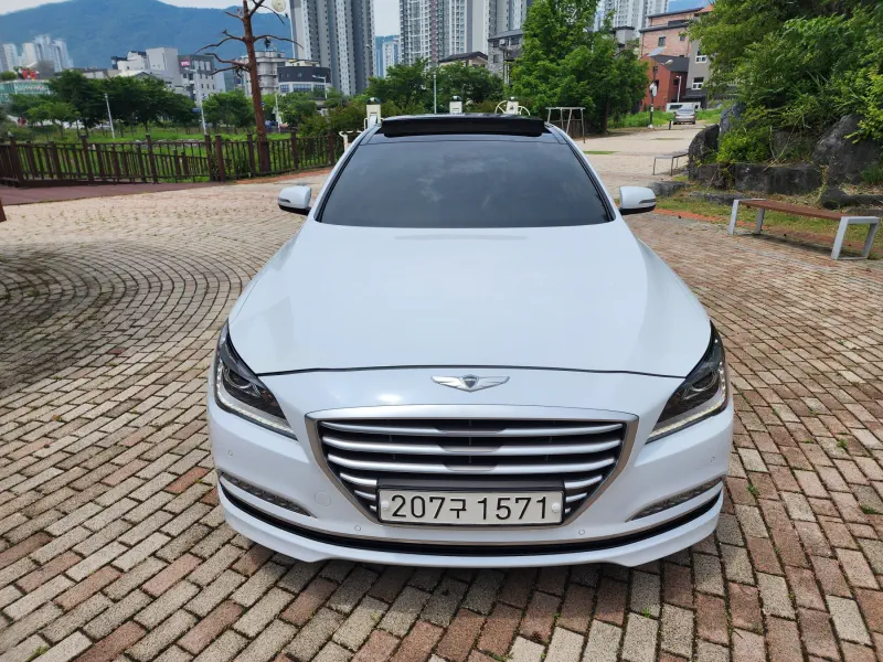 Hyundai Genesis