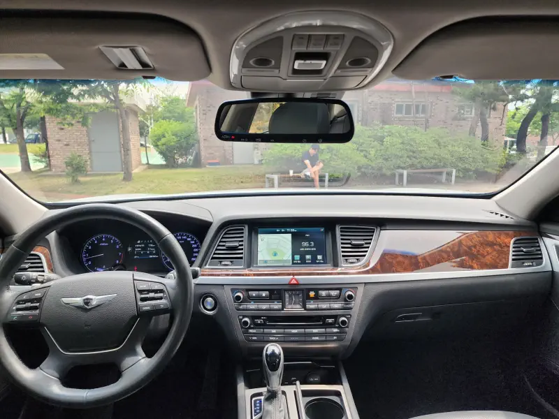 Hyundai Genesis