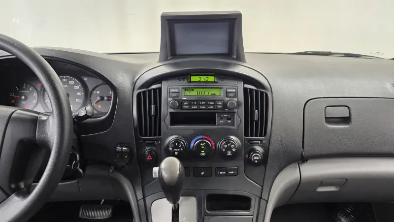 Hyundai Grand Starex