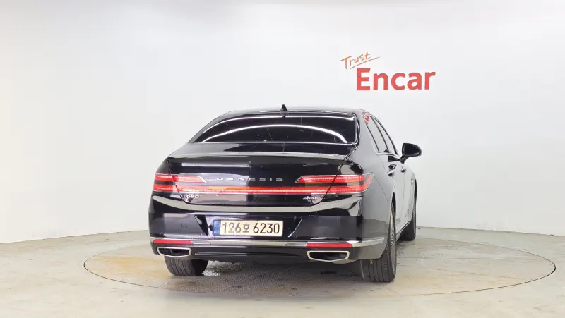 Genesis G90
