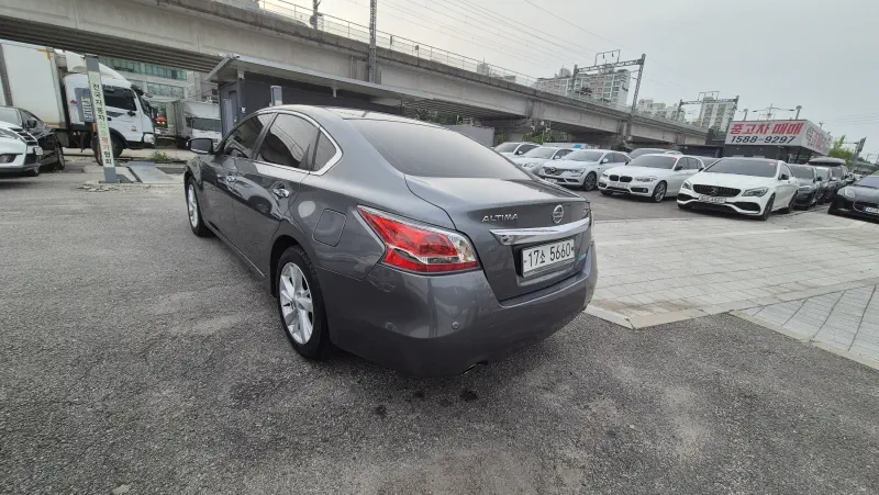 Nissan Altima