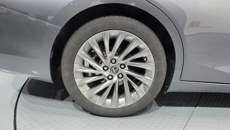Lexus ES300h