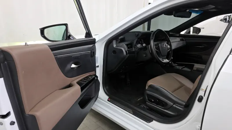 Lexus ES300h