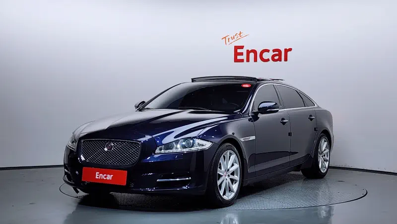 Jaguar XJ