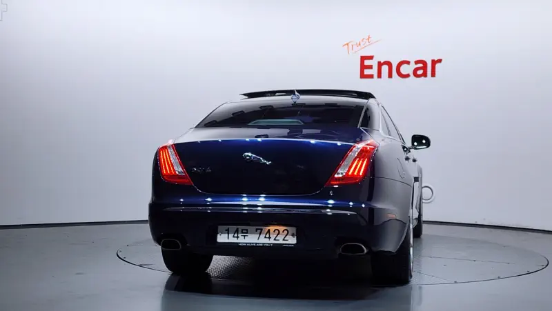 Jaguar XJ