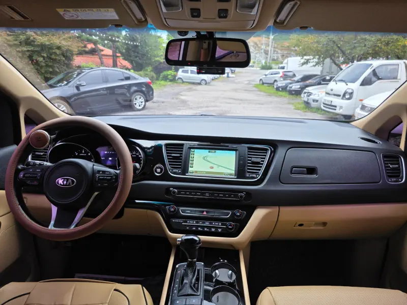Kia Carnival
