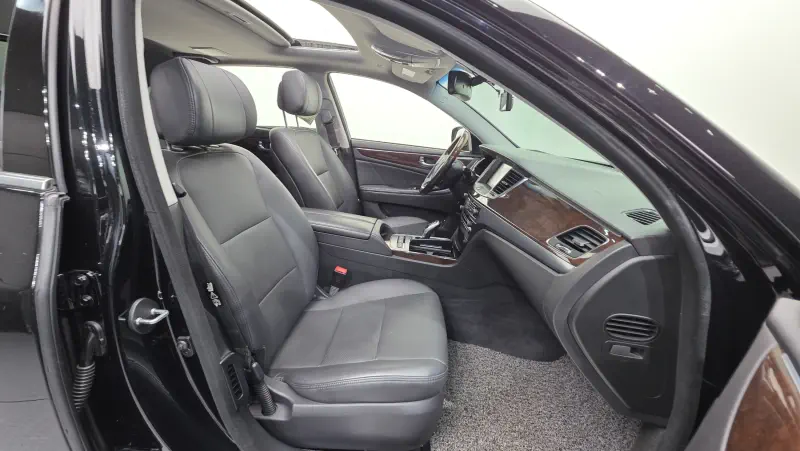 Hyundai Equus