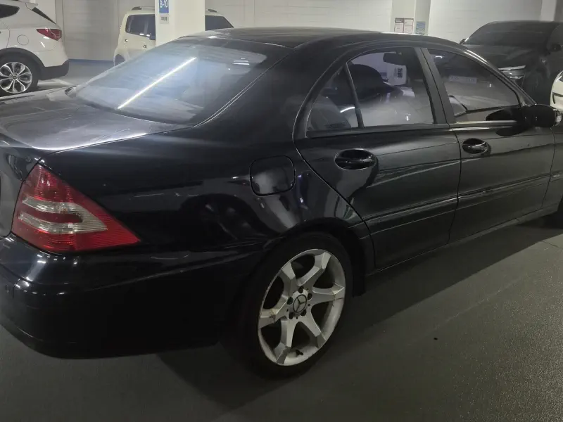 Mercedes-Benz C-Class