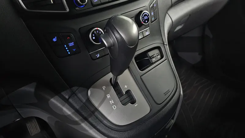 Hyundai Grand Starex