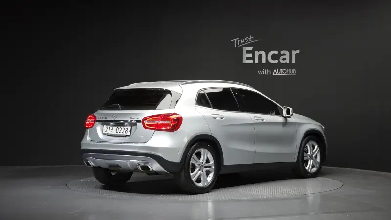 Mercedes-Benz GLA-Class