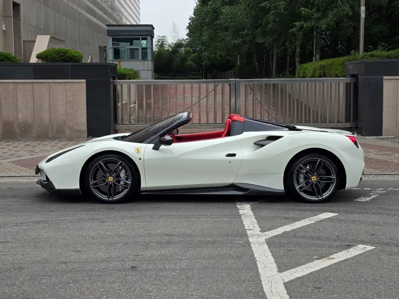 Ferrari 488