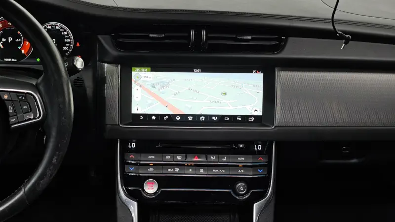 Jaguar XF