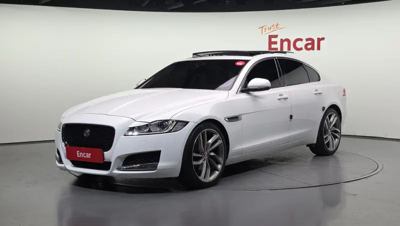 Jaguar XF