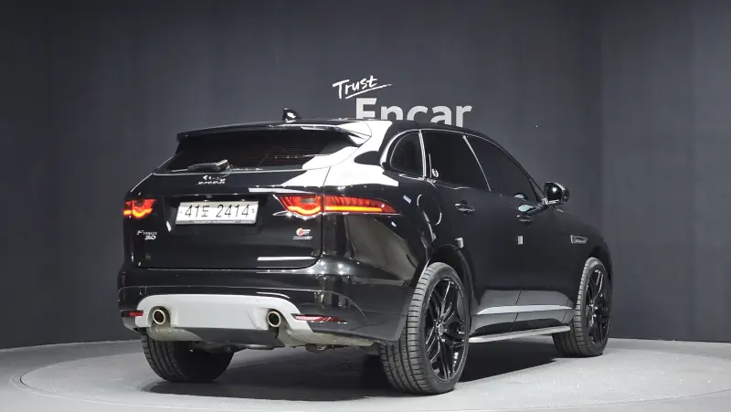 Jaguar F-Pace