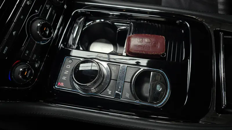 Jaguar XJ