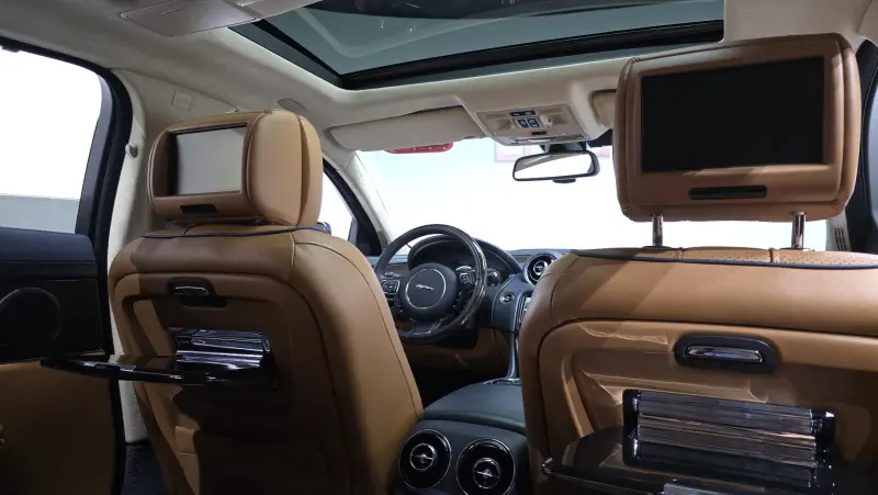 Jaguar XJ
