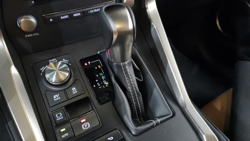 Lexus NX300h