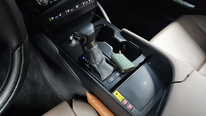 Lexus ES300h