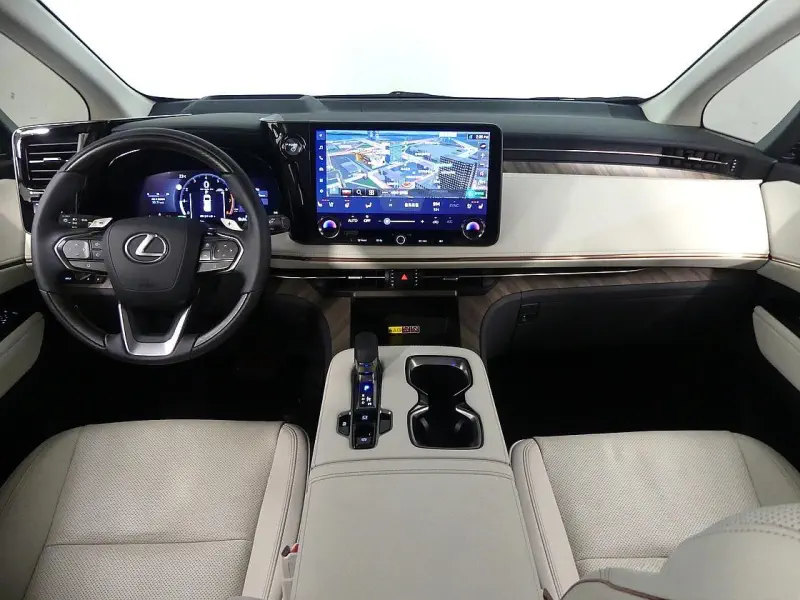Lexus LM500h