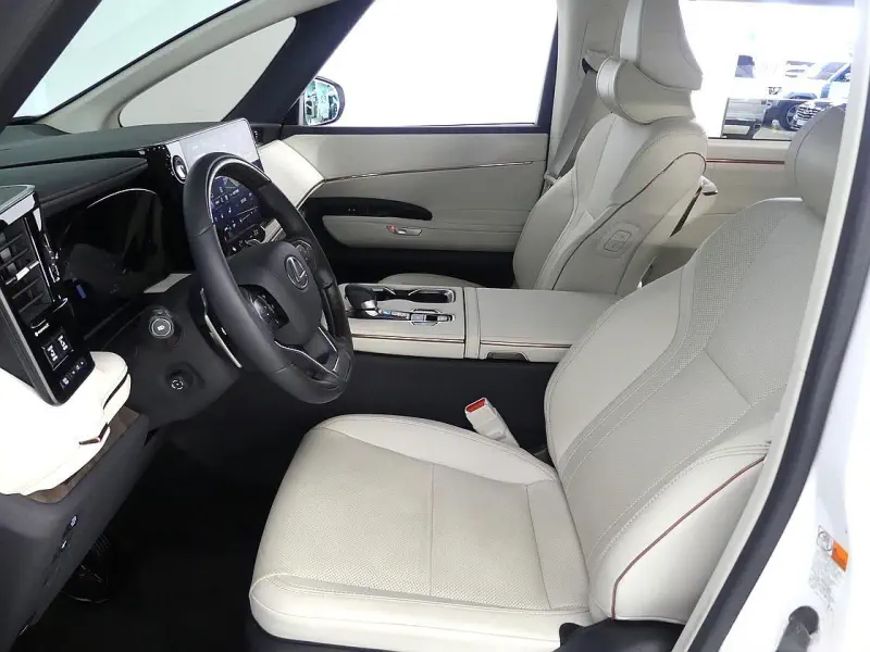 Lexus LM500h