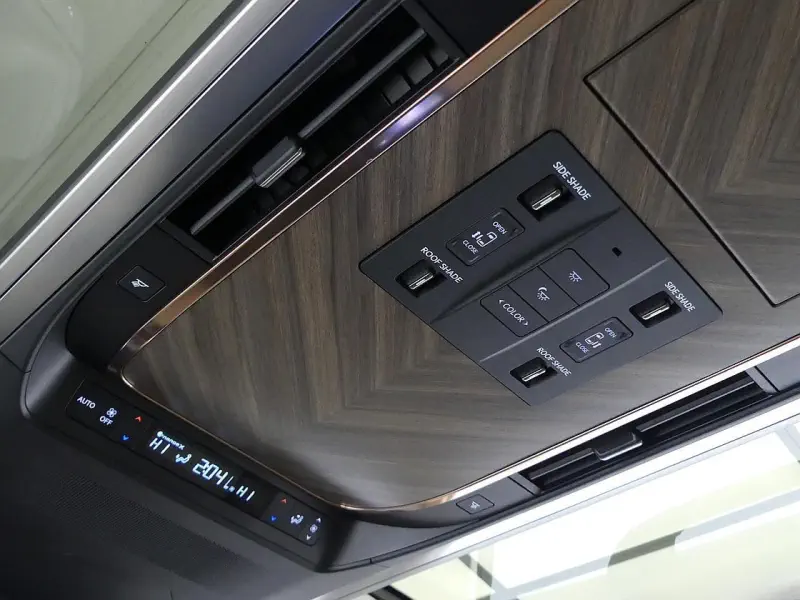 Lexus LM500h