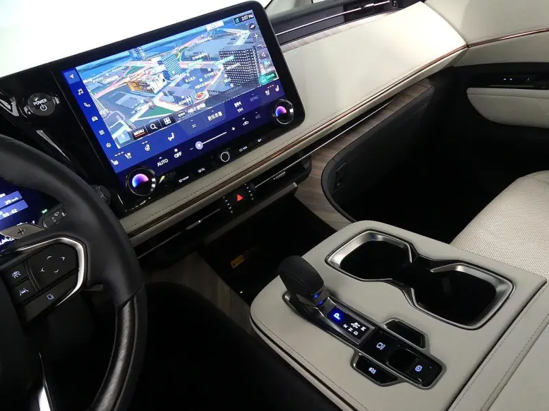 Lexus LM500h