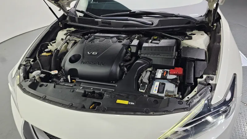 Nissan MAXIMA
