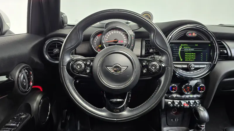 Mini Hatch