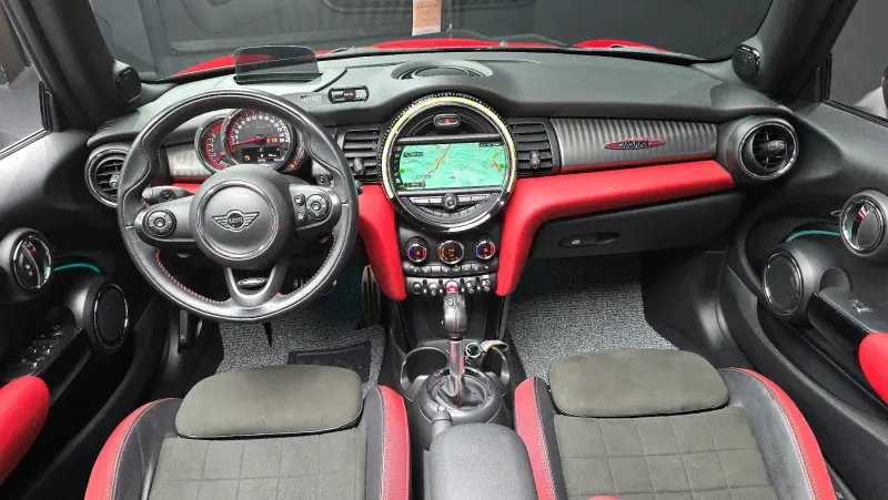 MINI Cabrio