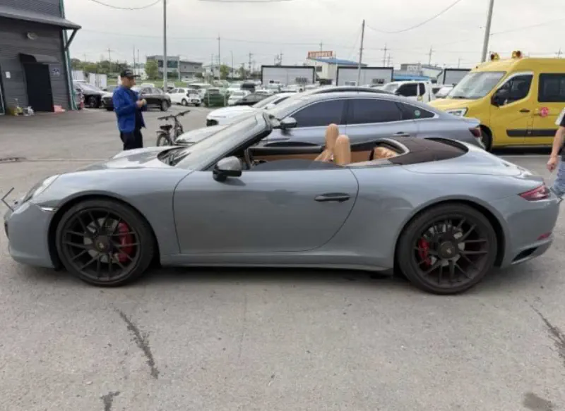 Porsche 911